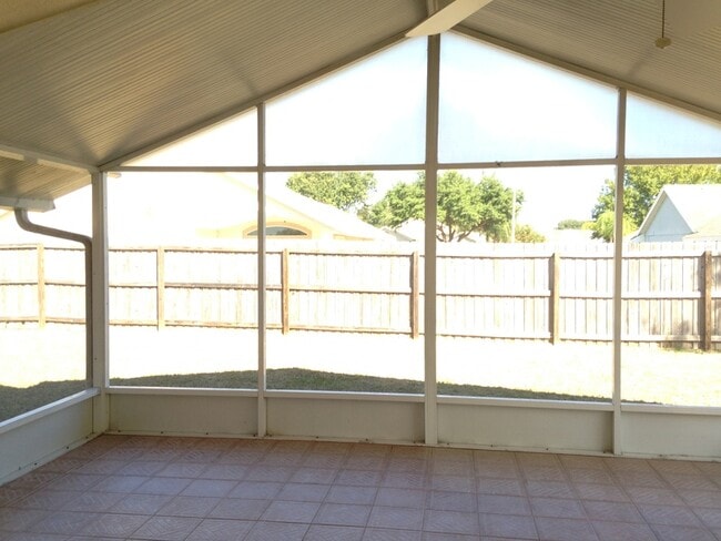 Building Photo - 138 Pin Oak Pl
