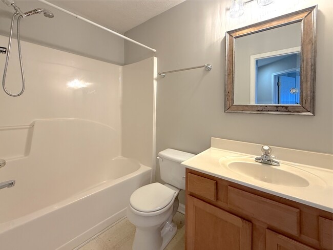 Building Photo - 3845 Grovemont Pl