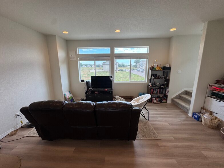 Building Photo - 11270 Feliz Way
