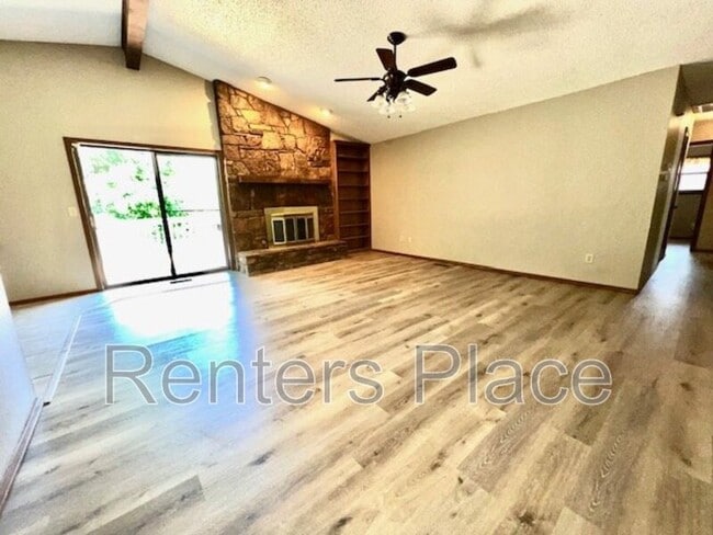 Building Photo - 6913 E 97th St