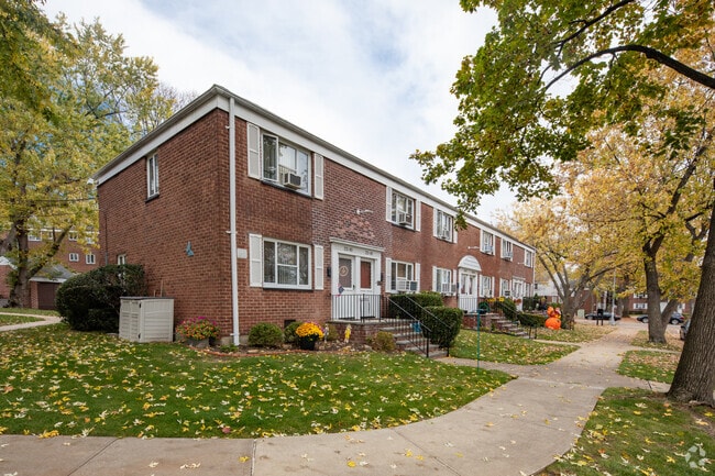 Bellerose Manor - Bell Park Manor Terrace