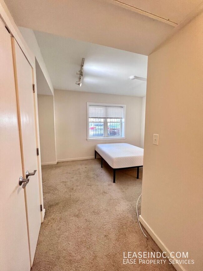 Building Photo - 3534 10th St NW