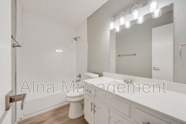 Building Photo - 614 Kingsbridge Dr