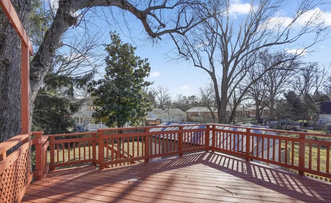 Building Photo - Affordable New Renovated Shared 2br Walkable to Metro