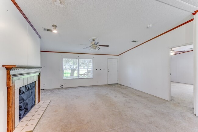 Building Photo - 418 County Rd 643
