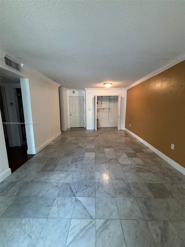 Building Photo - 520 NE 38th St