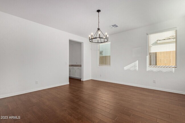 Building Photo - 14038 W Desert Hollow Dr