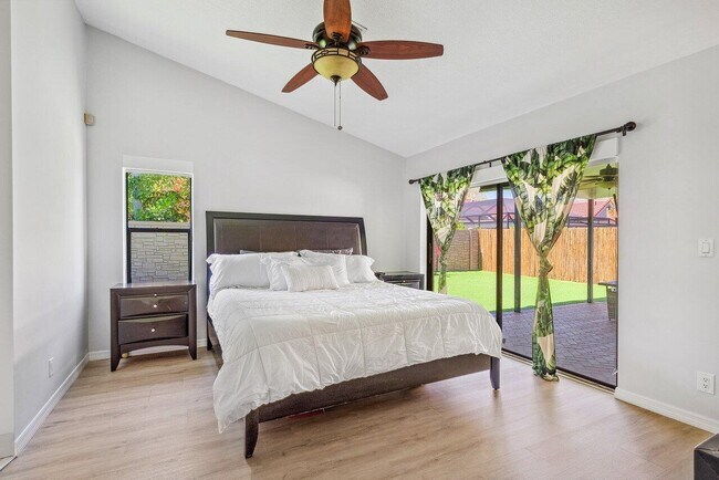 Building Photo - 10581 Mendocino Ln