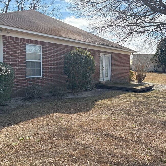 Building Photo - 720 Shaw Rd