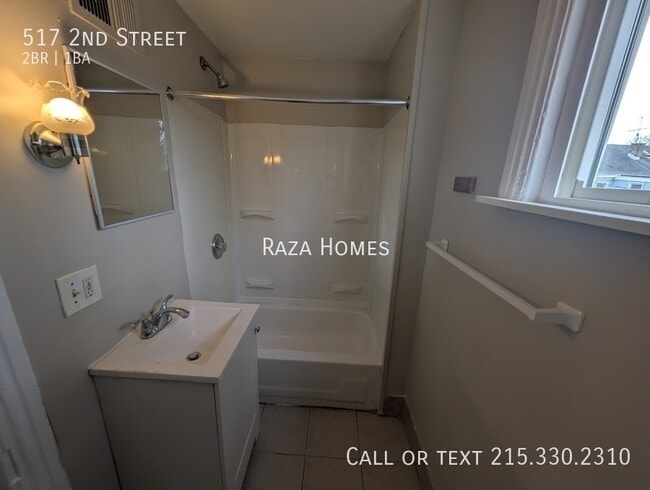 Building Photo - 517 Second St