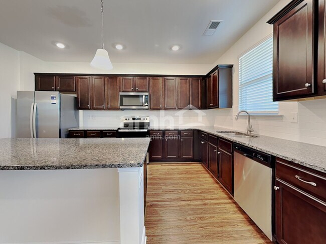 Building Photo - 2125 Laurel Vlg Cir