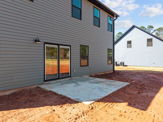 Building Photo - New Salisbury 4 bedroom 2.5 bathroom