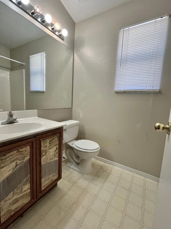 Building Photo - 7439 W Crest Ln