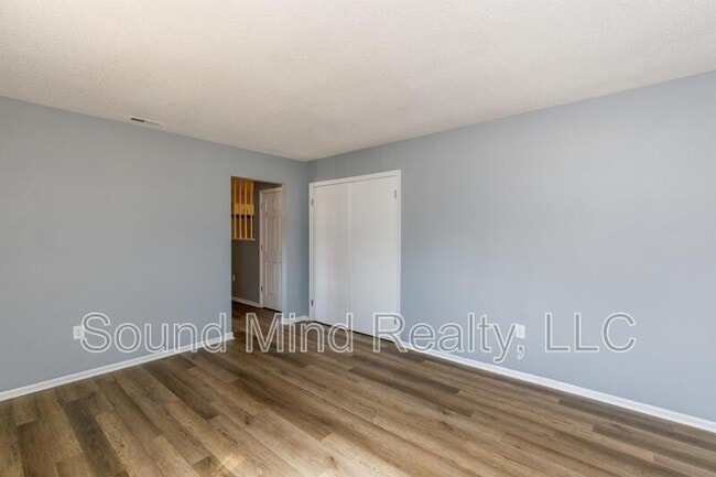 Building Photo - 2624 Sanderford Rd