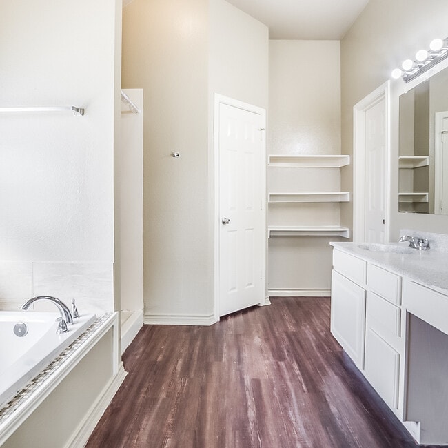 Building Photo - 8040 Texridge Dr