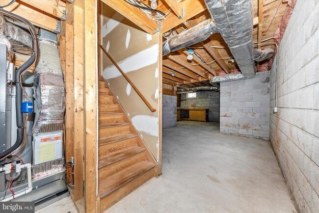 Building Photo - 105 Ridge Ave