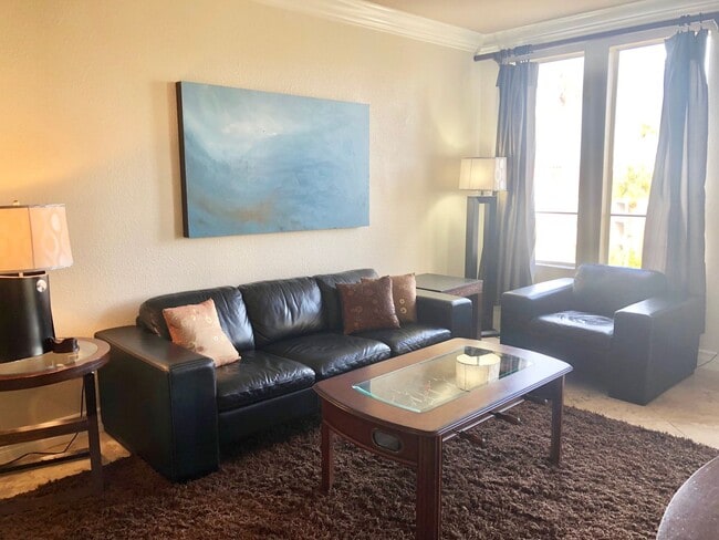 Building Photo - **MOVE-IN-SPECIAL $500 OFF 1st MO RENT** M...