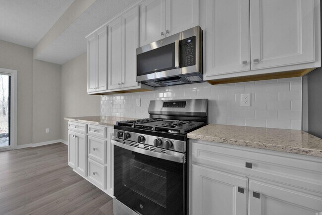 Building Photo - 5515 Fawnsbury Ct