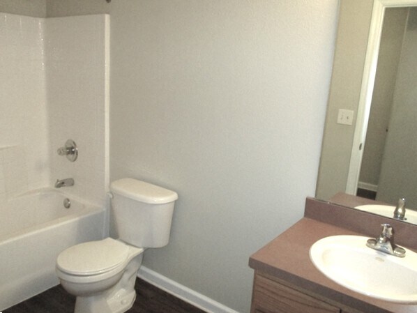 Building Photo - 1472 Redbird Creek Dr