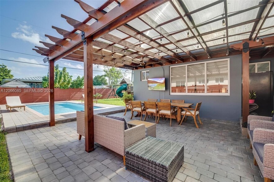 Building Photo - 7549 Buccaneer Ave