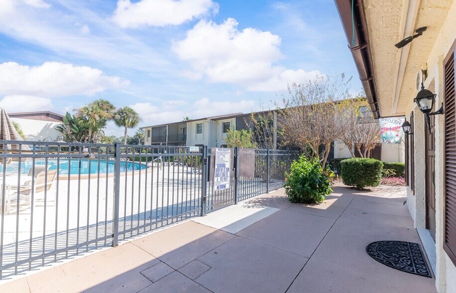 Building Photo - 600 Domenico Cir