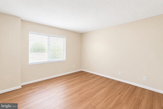 Building Photo - 8380 Greensboro Dr
