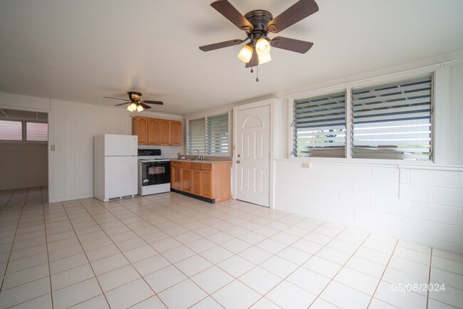 Building Photo - 3 Bed 1.5 Bath Single Family Home in Aiea ...