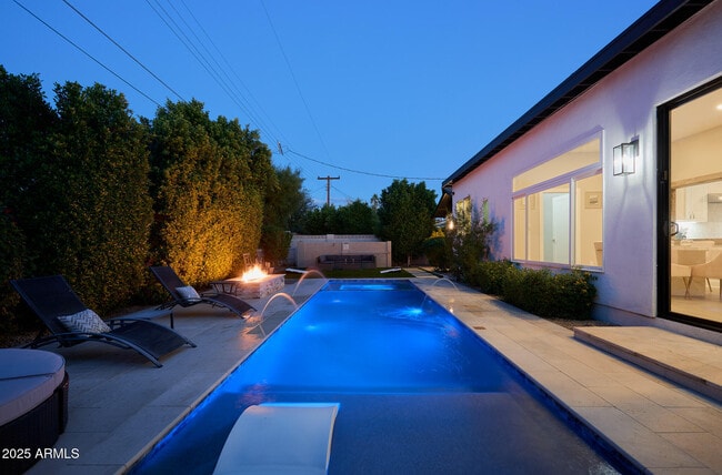 Building Photo - 8620 E Plaza Ave