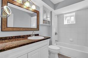 Building Photo - 7705 Meadow Park Dr