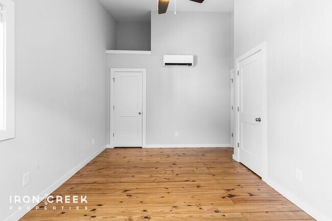 Building Photo - 52 W Cascade St