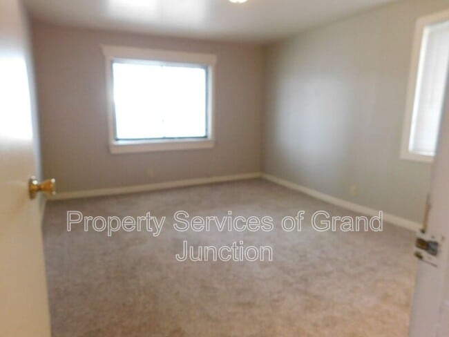 Building Photo - 1278-1215 15 Rd