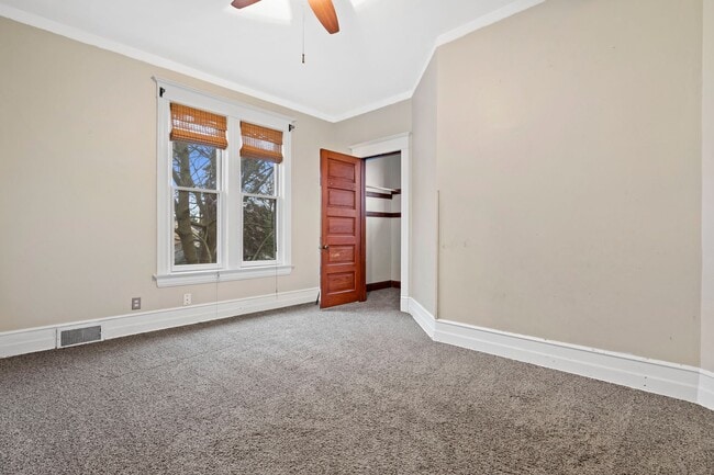 Building Photo - Historic 3 bedroom upper