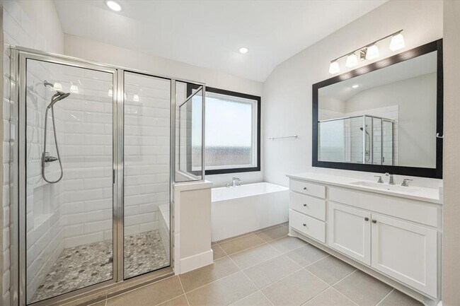 Building Photo - 14115 Garibaldi Dr