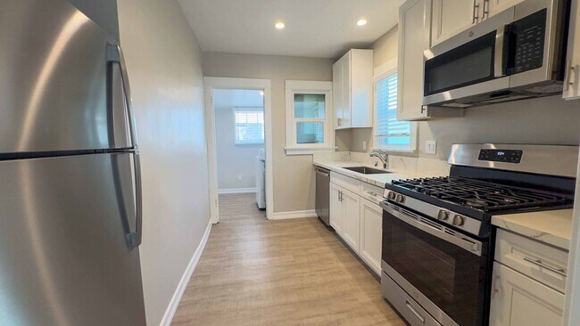 Building Photo - DL Georgia