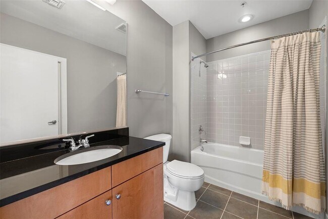 Building Photo - 1010 Central Ave N