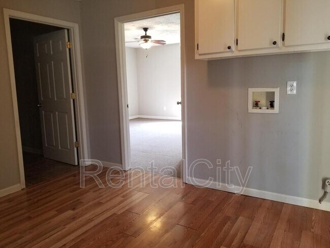 Building Photo - 13065 US-79