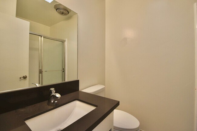 Building Photo - 5502 Corteen Pl