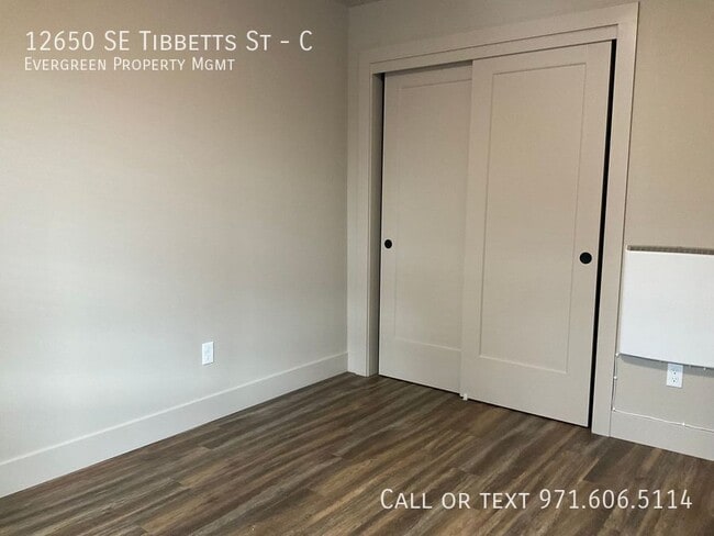 Building Photo - 12650 SE Tibbetts St