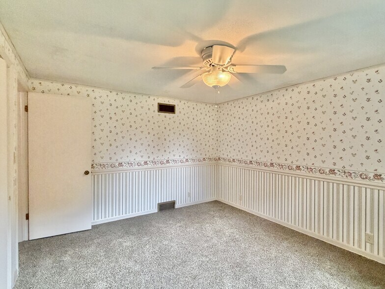 Building Photo - 85 S Huron Dr