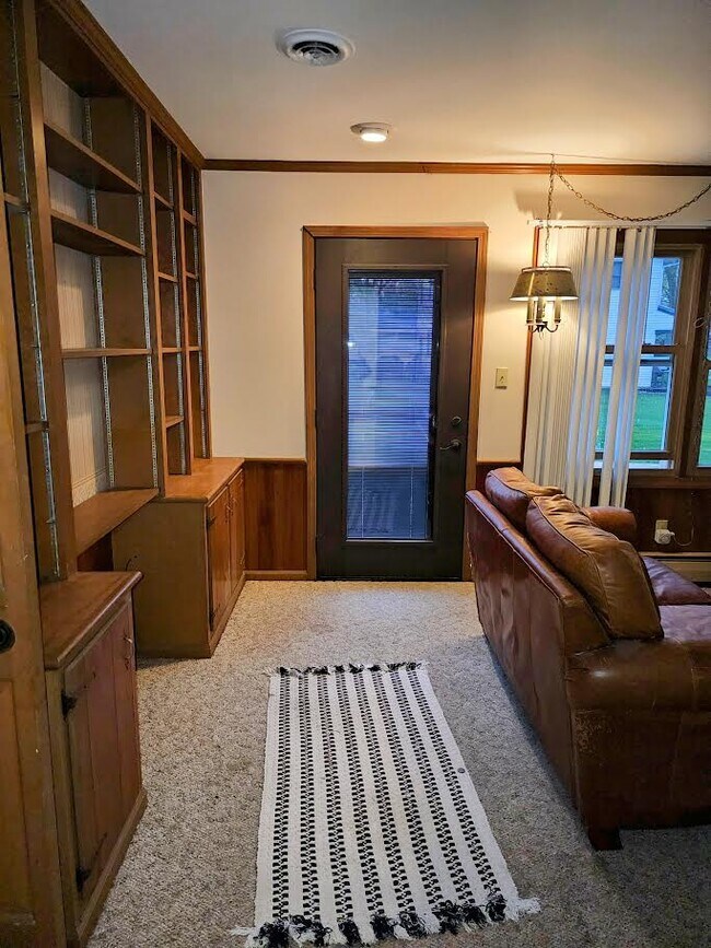 Building Photo - 2907 Greenbriar Dr