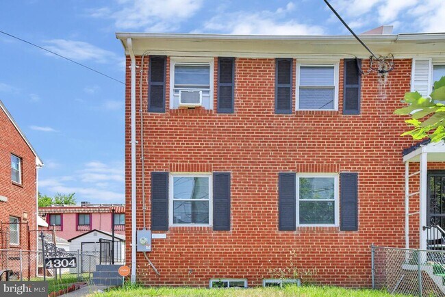 Building Photo - 4304 Wheeler Rd SE