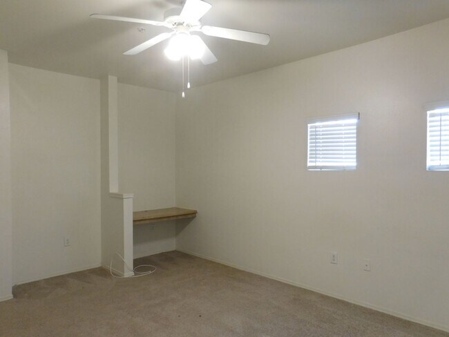 Building Photo - 1000 Diamond Dr