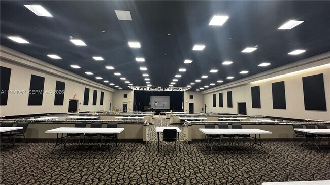 Building Photo - 9423 S Hollybrook Lake Dr