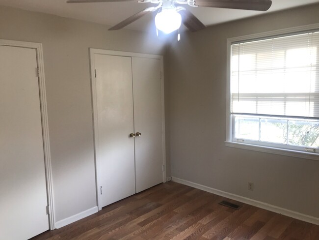 Building Photo - 730 Harpeth Pkwy W