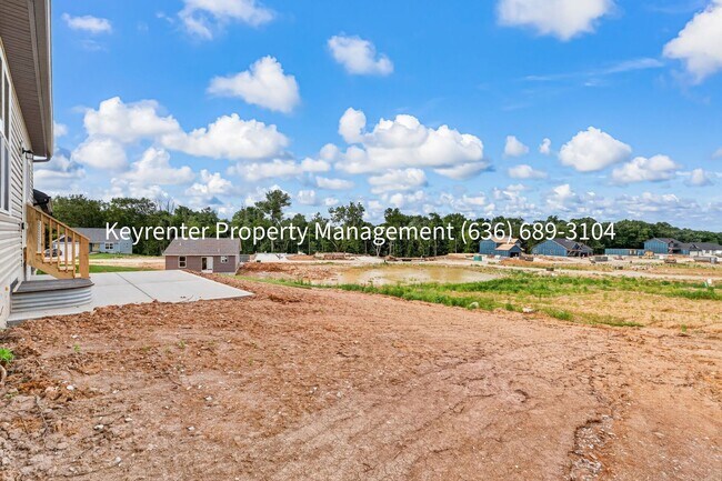 Building Photo - Spacious 3BR Home with Open Floor Plan, Walk-In Closet & Patio