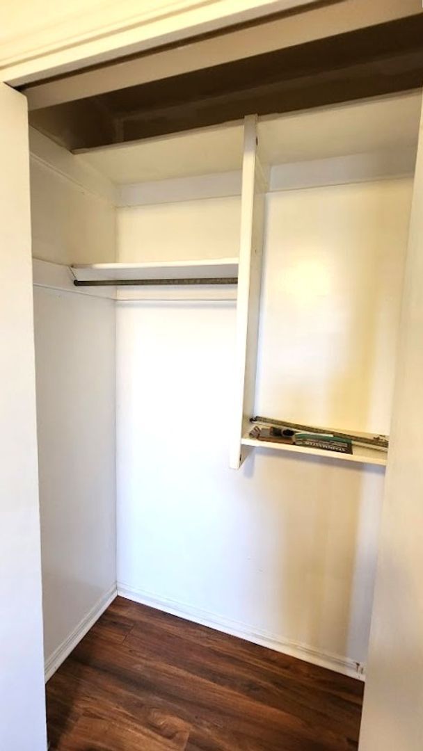 Building Photo - Beautiful 3 Bed 2 Bath Corner Lot