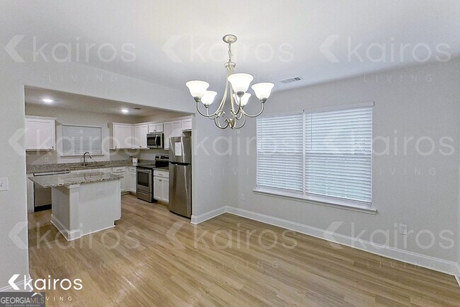 Building Photo - 237 Western Red Cedar Dr