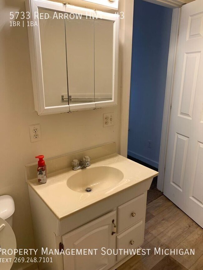 Building Photo - 5733 Red Arrow Hwy