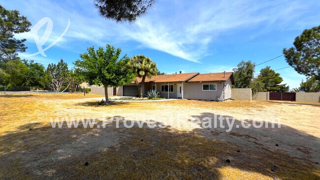 Building Photo - Nice 3 Bed, 2 Bath Home in Hesperia!!
