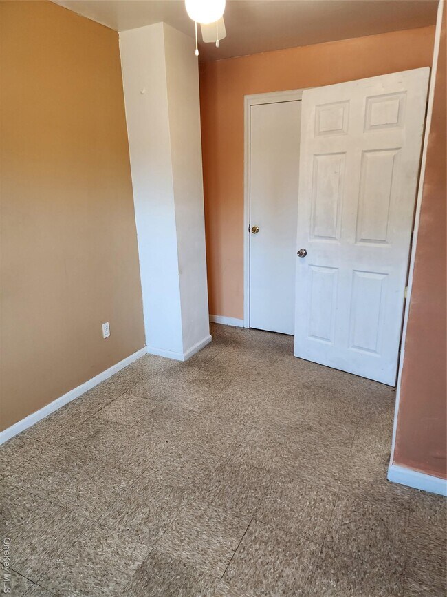 Building Photo - 514 Wales Ave